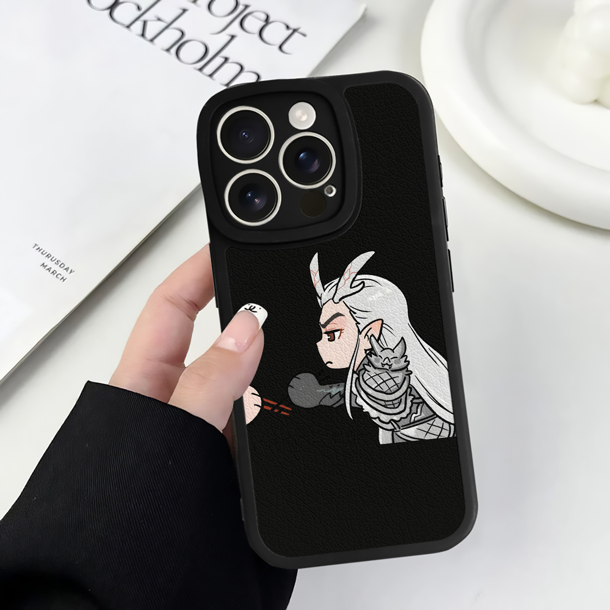 （画像用） Ne Zha 2 ナタ 魔童の大暴れ 【iPhone 16シリーズ対応】シリコンスマホケース（レザー調） 材質：シリコン